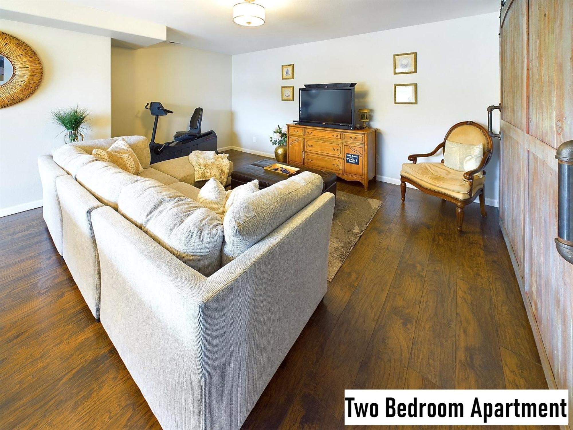 Beautiful Country Apartment, Ac, Pickleball, Billiards, Playground, Gardens